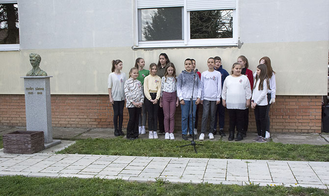 A tavasz a márciusi ifjakra történő emlékezés időszaka
